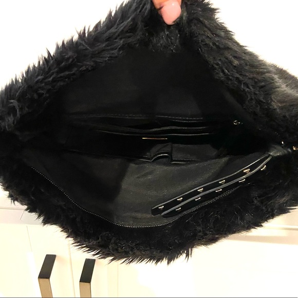 Black fake fur clutch bag - Picture 3 of 4